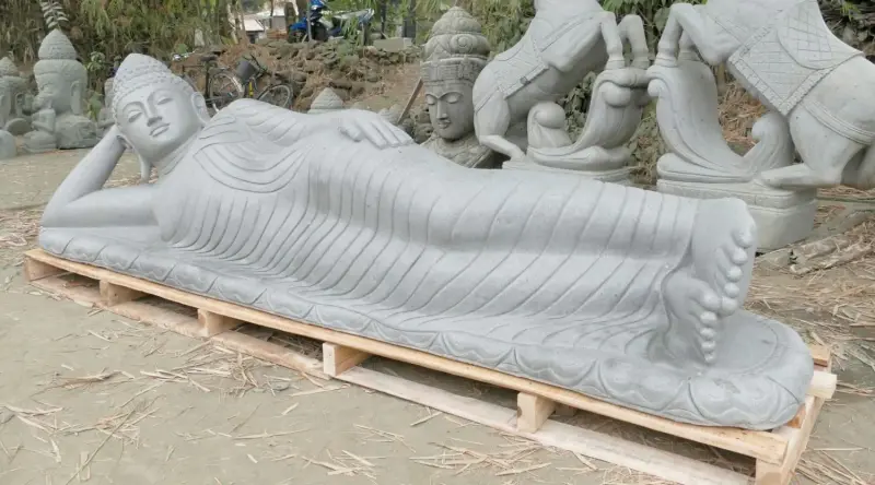 Product image 2 of the product “Lying Buddha, 310cm wide, made from riverstone ”